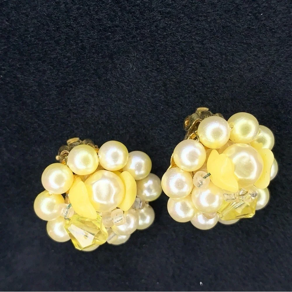 Vintage Ivory Pearl Glass Bead Clip On Earrings Made In Japan Wedding Formal